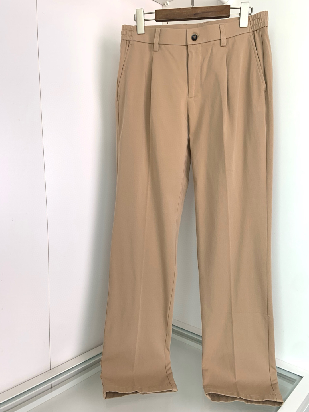 2025秋冬新款男士商务休闲直筒休闲裤最新上线的这款品味不凡的休闲裤，定制出来的面料才是这款的重点！精选