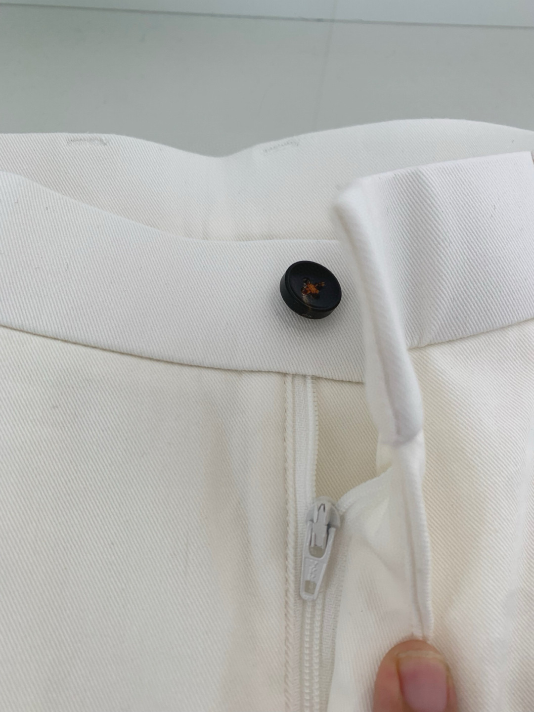 2025秋冬新款男士商务休闲直筒休闲裤最新上线的这款品味不凡的休闲裤，定制出来的面料才是这款的重点！精选