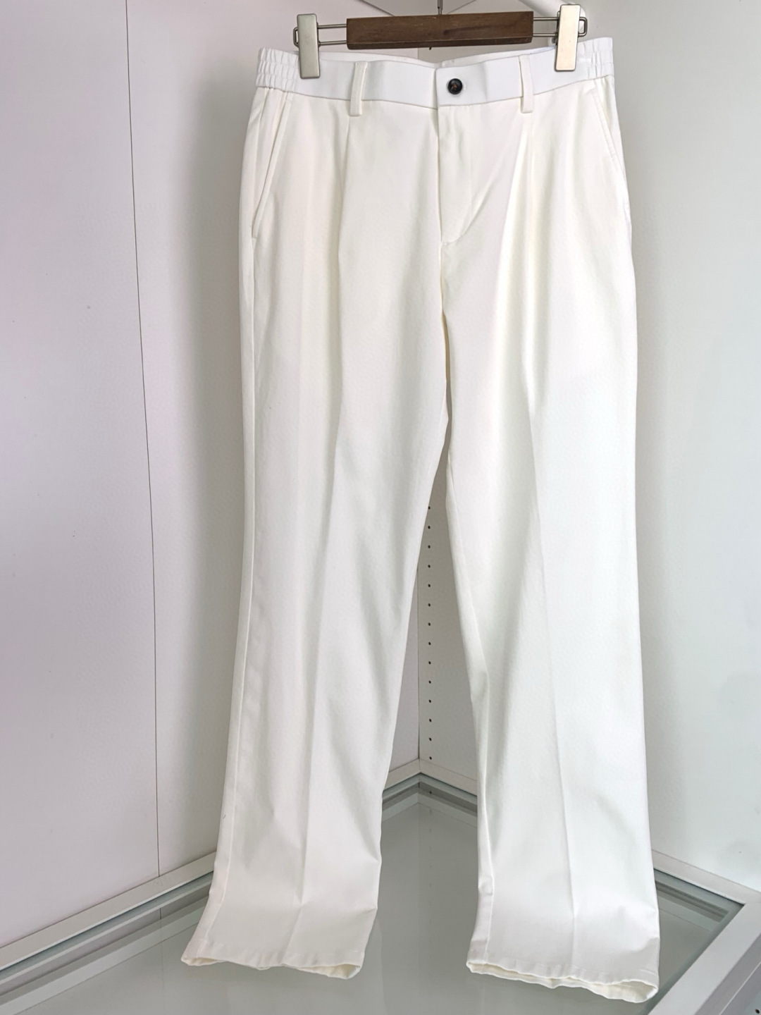 2025秋冬新款男士商务休闲直筒休闲裤最新上线的这款品味不凡的休闲裤，定制出来的面料才是这款的重点！精选