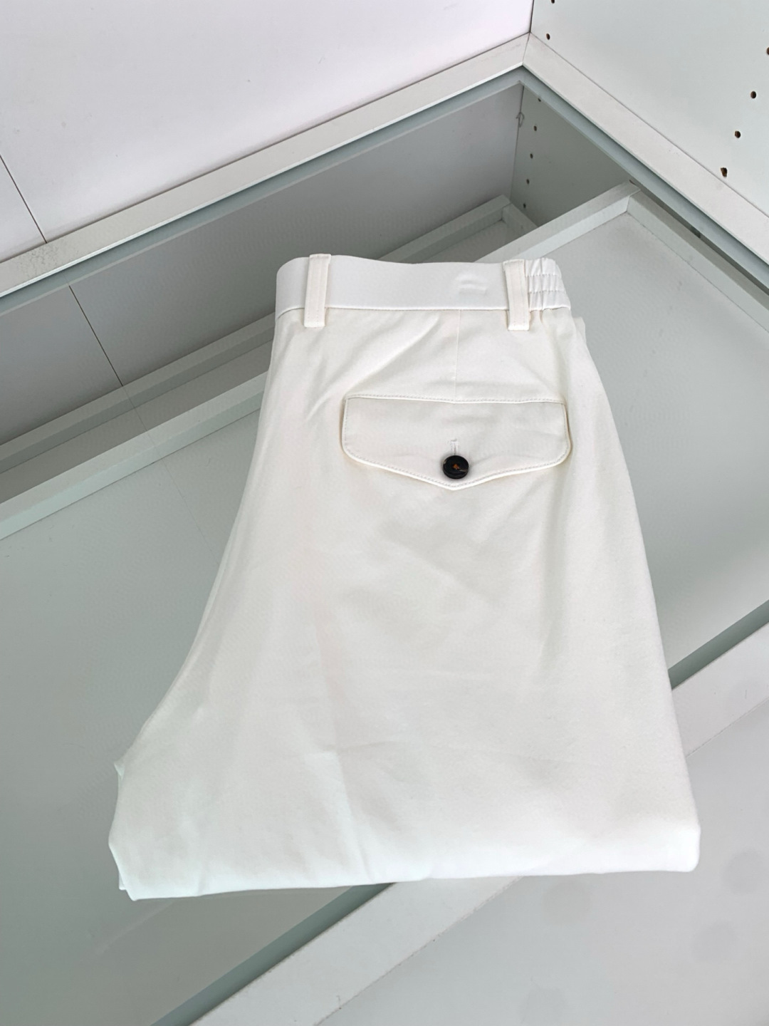 2025秋冬新款男士商务休闲直筒休闲裤最新上线的这款品味不凡的休闲裤，定制出来的面料才是这款的重点！精选