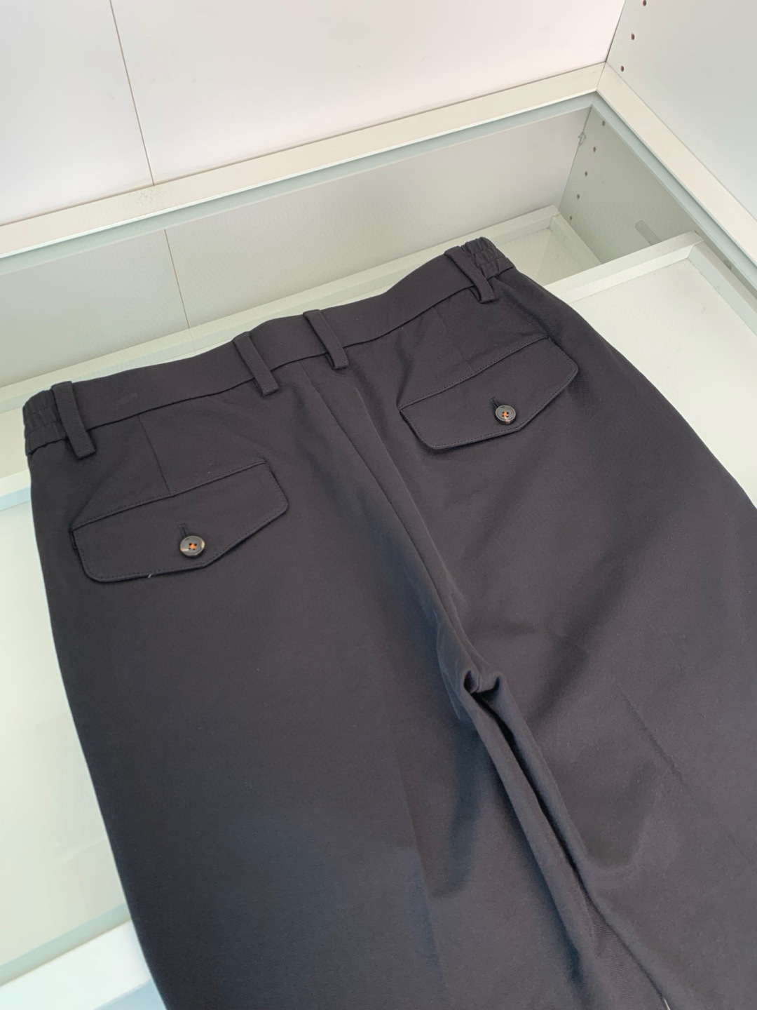 2025秋冬新款男士商务休闲直筒休闲裤最新上线的这款品味不凡的休闲裤，定制出来的面料才是这款的重点！精选