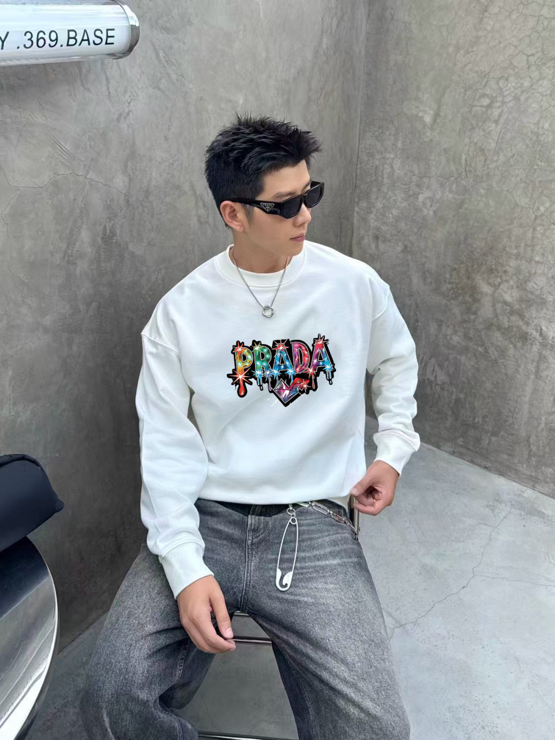 PRAD*普拉达2025秋季新款 个性字母logo印花 定制面料400g 圆领卫衣 男女同款颜色: 黑色