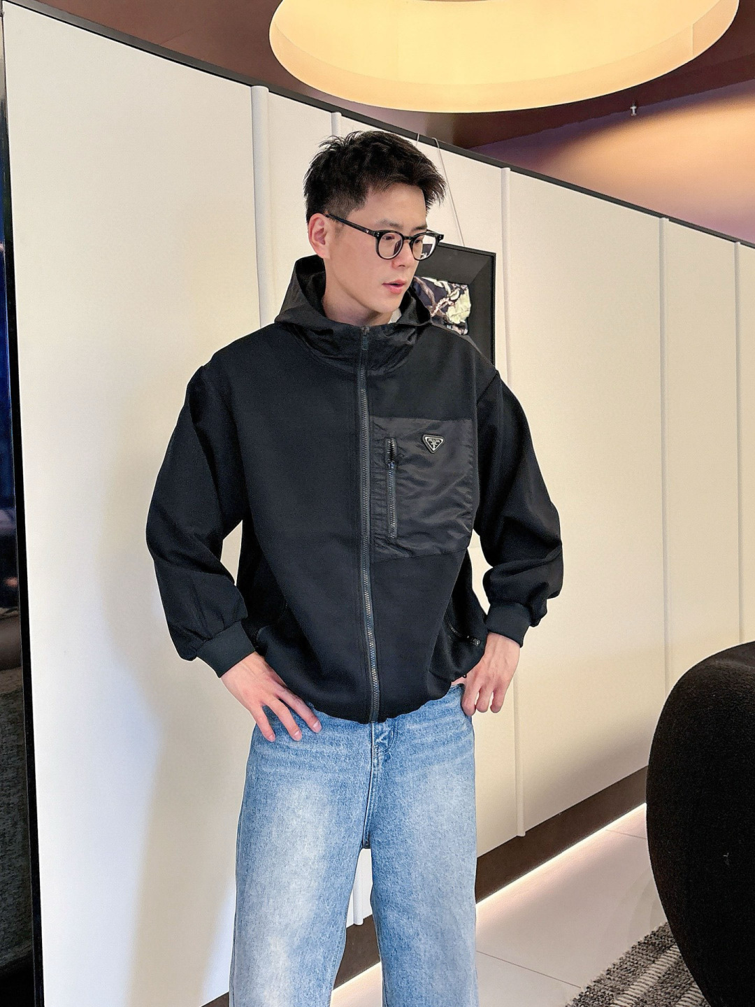 普拉达 2025秋季新款夹克外套，秀场新品‼品相非常完美，舒适保暖，三标齐全色泽饱满诱人，非常出彩的设计