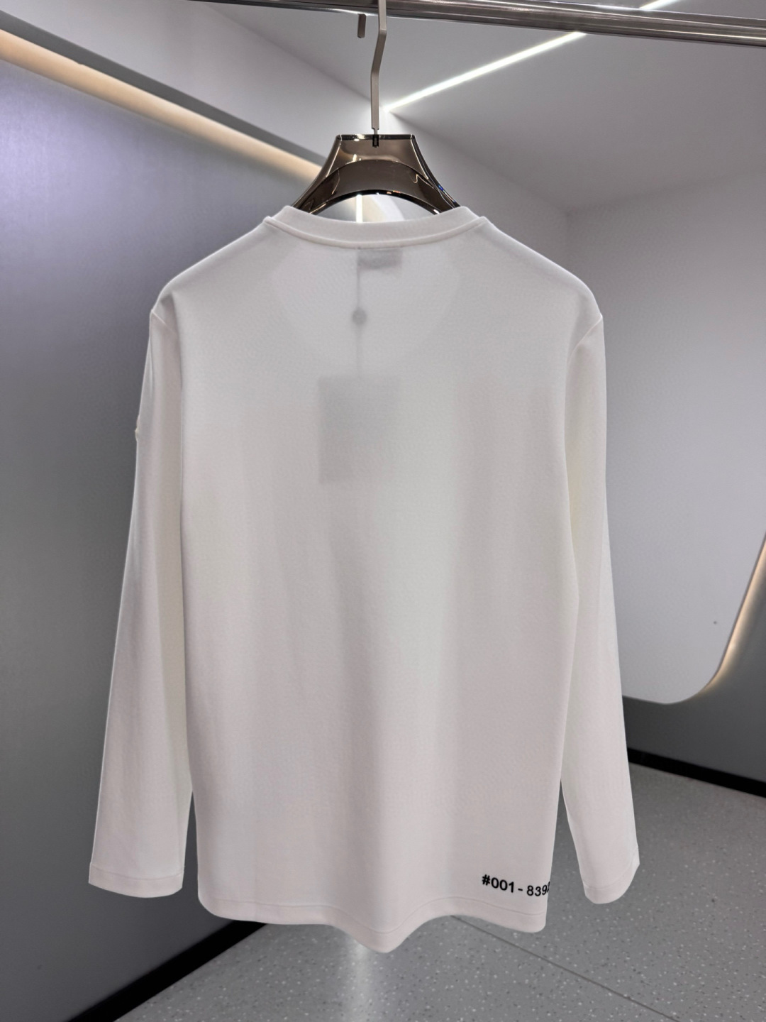 MK2025春夏新品厚款前后幅字母印花长袖T恤；定制260克高密水柔棉面料95%的棉质可以更大幅度的提高