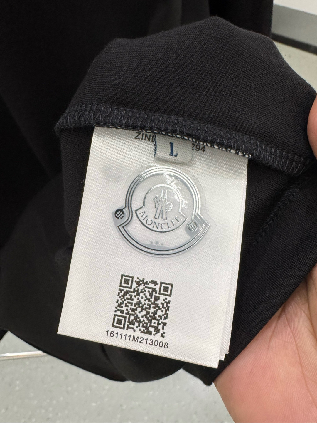 MK2025春夏新品厚款前后幅字母印花长袖T恤；定制260克高密水柔棉面料95%的棉质可以更大幅度的提高