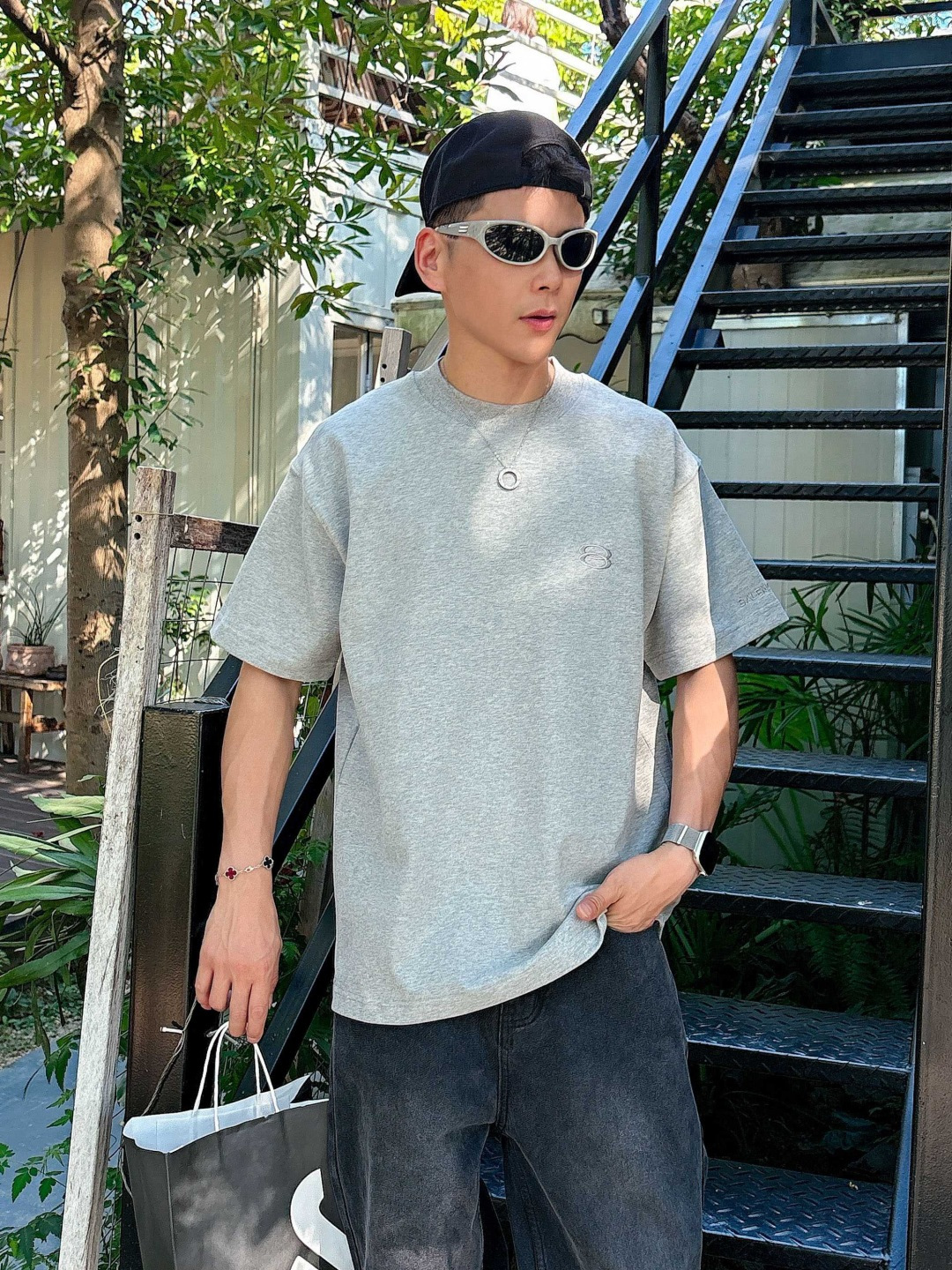 25新款磨毛短袖阔版T恤颜色：黑，白，灰尺码：XS-XL