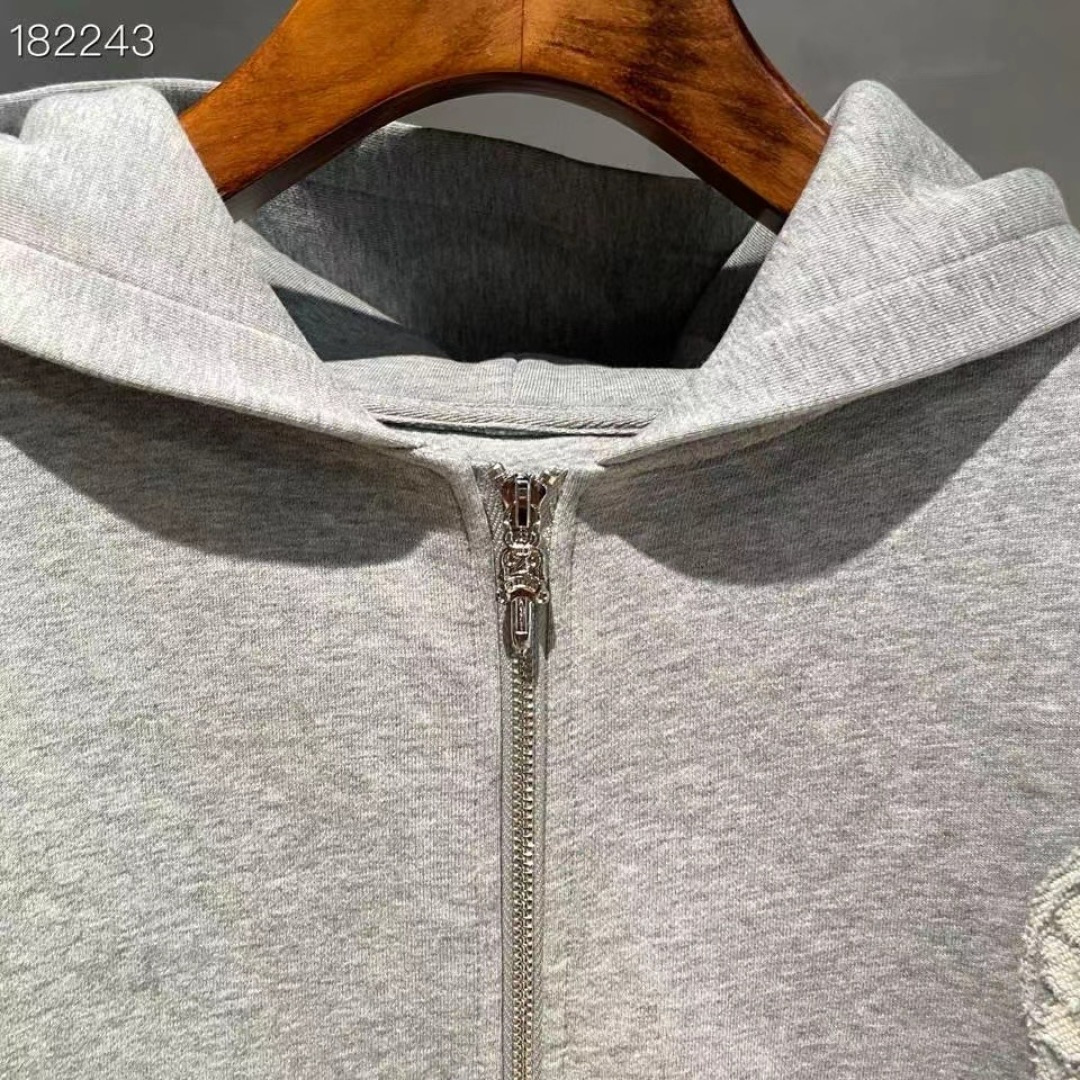 克罗心🌟新款秋冬烧花连帽厚款外套🆕采用定做面料，手感细腻，搭配品牌标识，超级时尚洋气！码数：S-XL男女