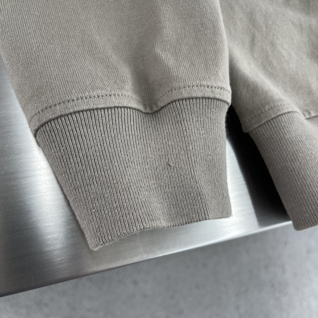 Stone Island 2025秋冬系列休闲卫衣码数：M-5XL 微阔版型重磅强捻双纱，拥有粗犷的纱结