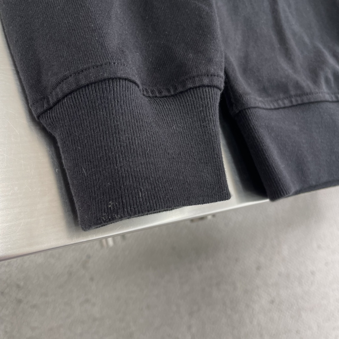 Stone Island 2025秋冬系列休闲卫衣码数：M-5XL 微阔版型重磅强捻双纱，拥有粗犷的纱结