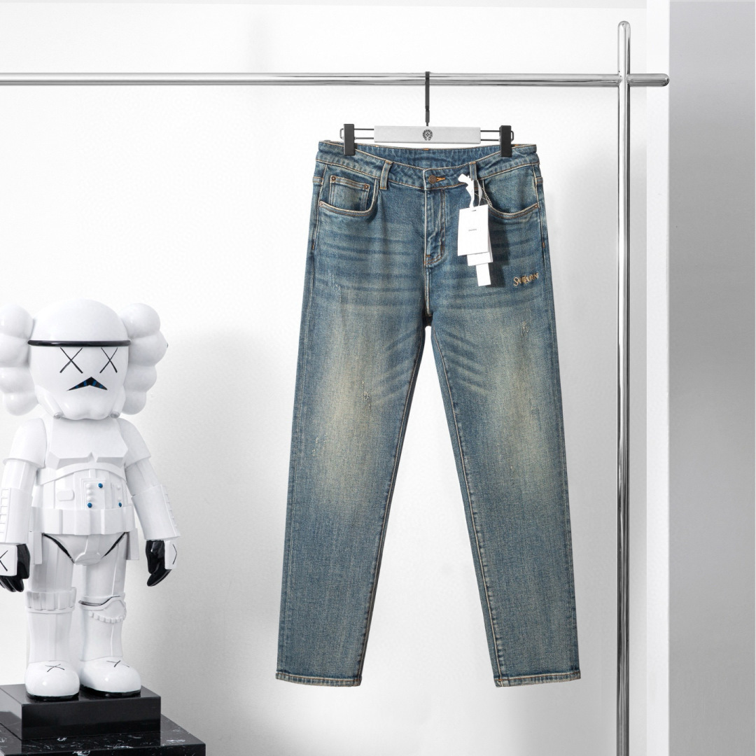 品牌：YSL季度：2025秋冬 颜色：蓝色尺码：29—36码版型：修身直脚版 牛仔裤成分：99.5%棉 