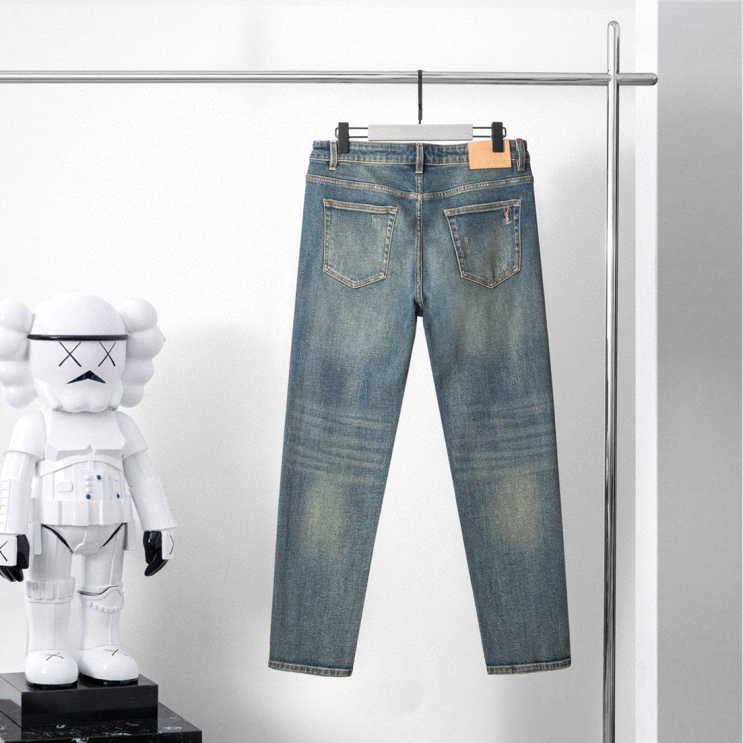 品牌：YSL季度：2025秋冬 颜色：蓝色尺码：29—36码版型：修身直脚版 牛仔裤成分：99.5%棉 