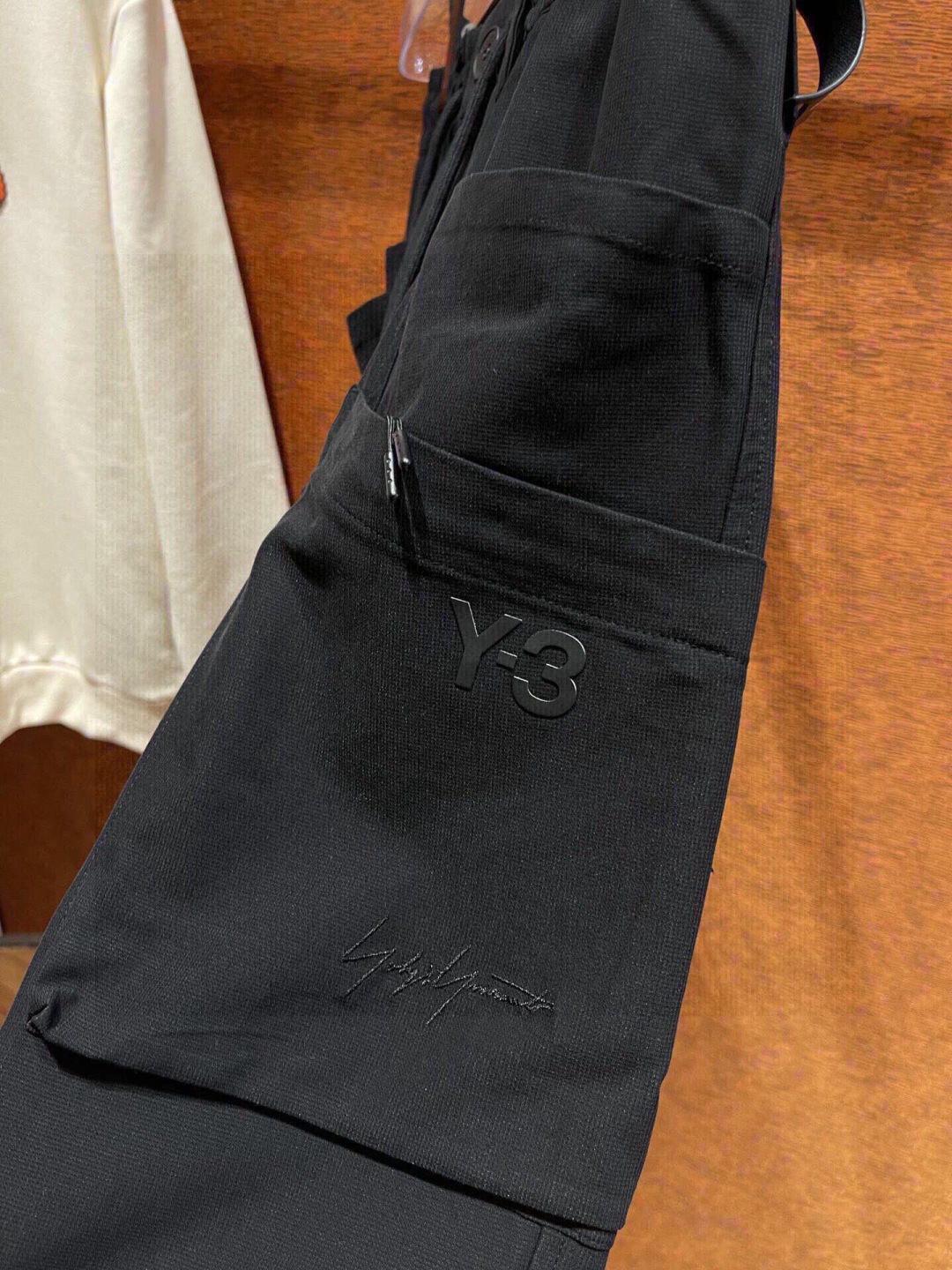 秋季新款Y-3 新款多口袋设计男士暗黑休闲束脚工装裤！贸易公司渠道稀出，同步官网发售，代购价格3699R