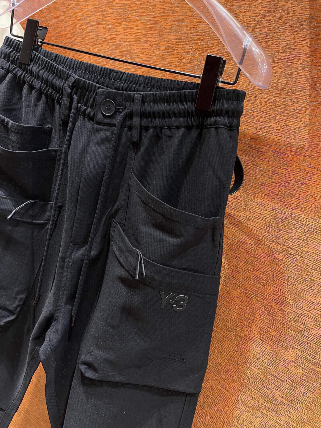 秋季新款Y-3 新款多口袋设计男士暗黑休闲束脚工装裤！贸易公司渠道稀出，同步官网发售，代购价格3699R