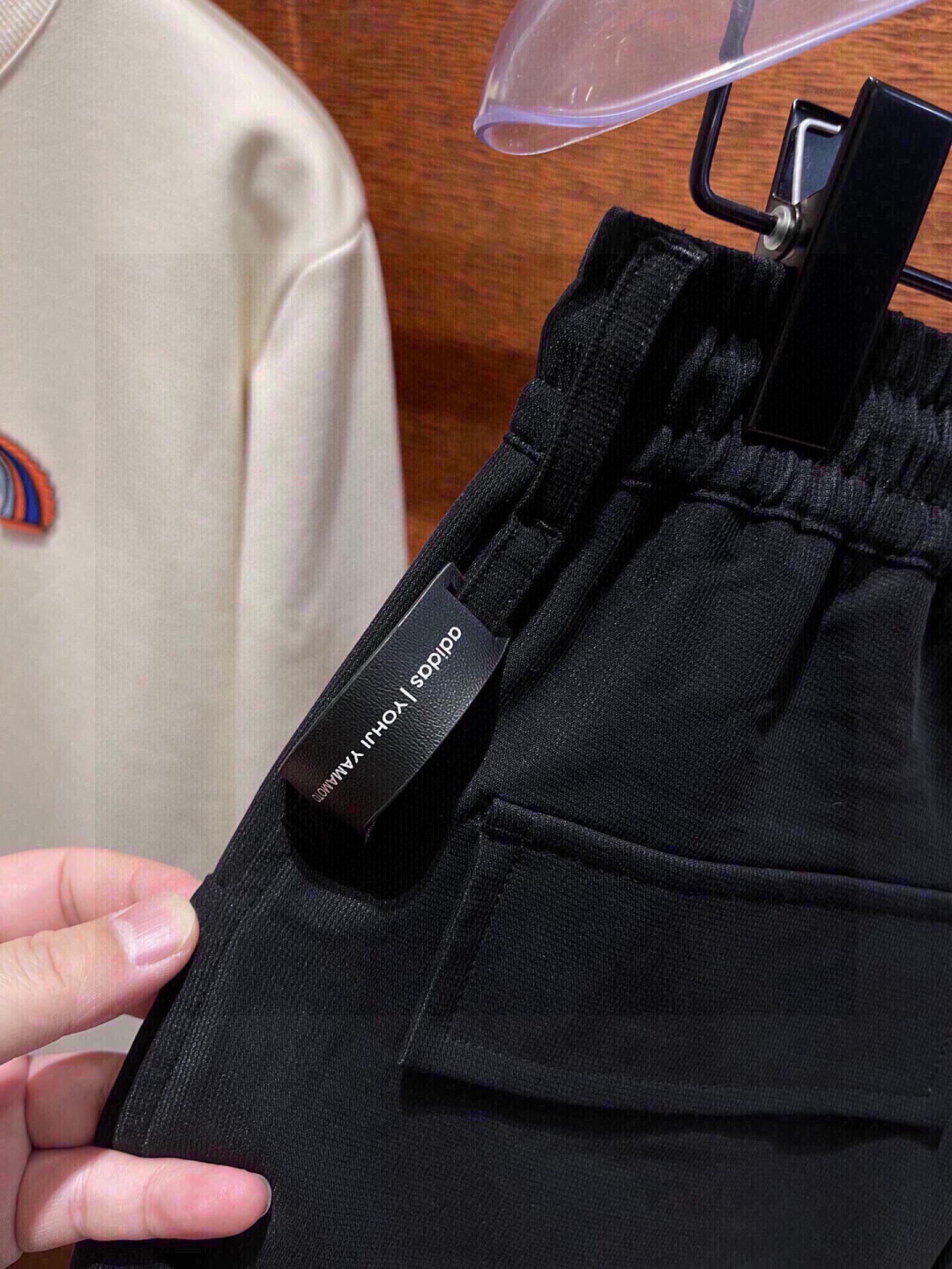 秋季新款Y-3 新款多口袋设计男士暗黑休闲束脚工装裤！贸易公司渠道稀出，同步官网发售，代购价格3699R