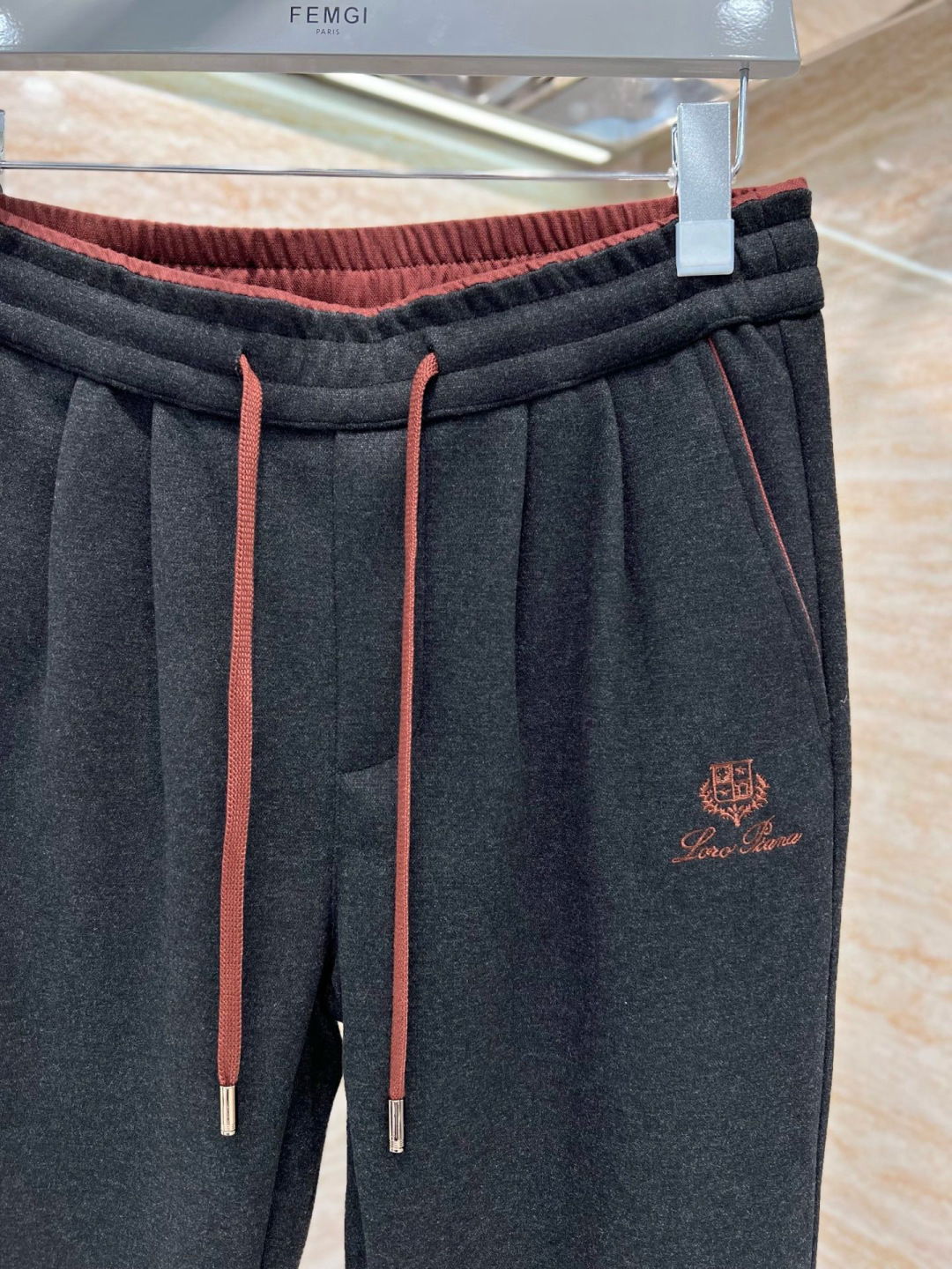 lP🆕 𝟏𝟗𝟖𝟎秋冬上新高订轻奢休闲裤 现货供应 天丝+桑蚕丝+羊毛面料 抗皱免烫 舒适0压感 贴肤穿着