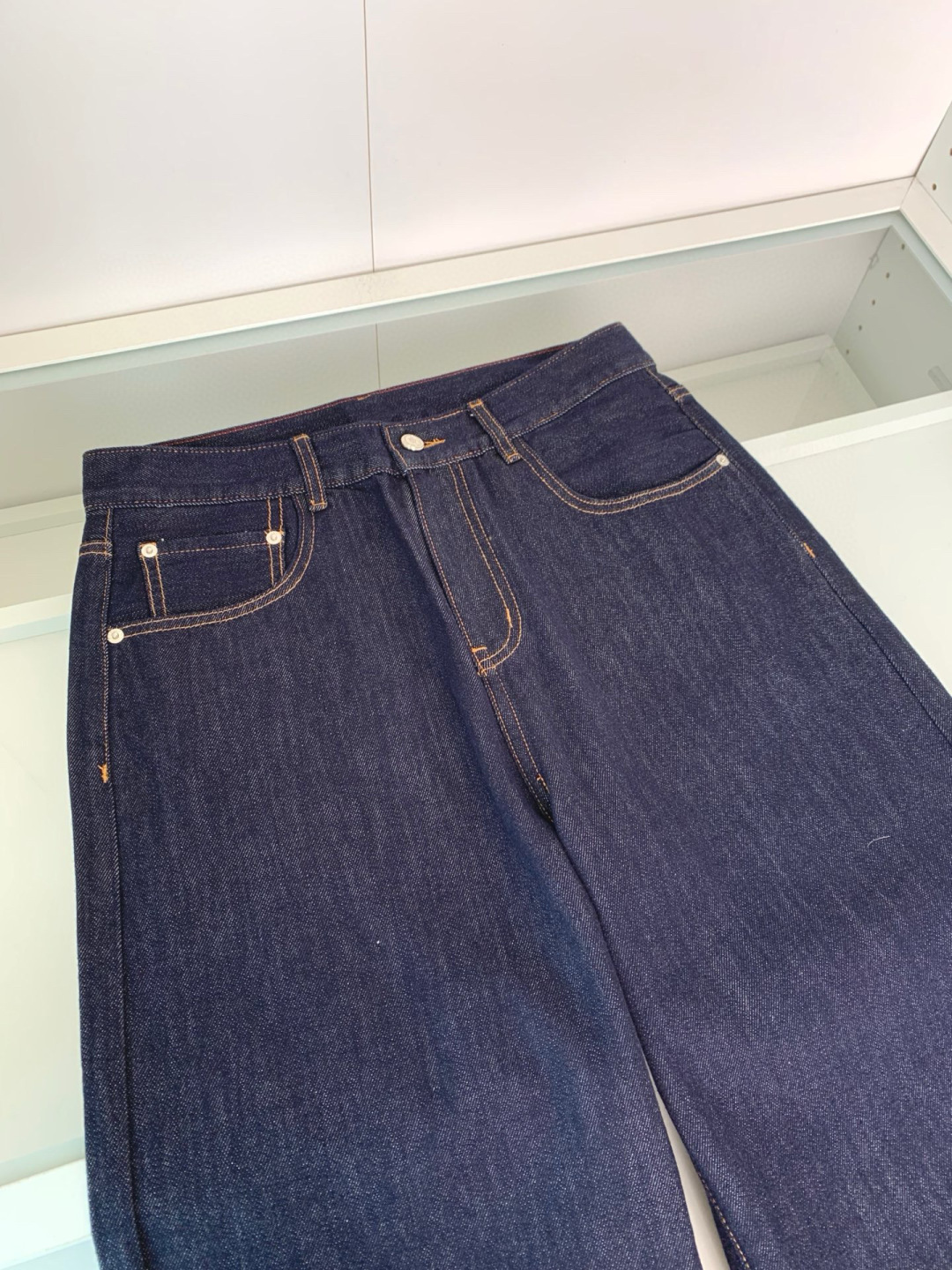 mon 2025秋冬系列牛仔长裤-码数：M-3XL 休闲直筒裤 面料采用活性染色牛仔布制成手感好，面料密