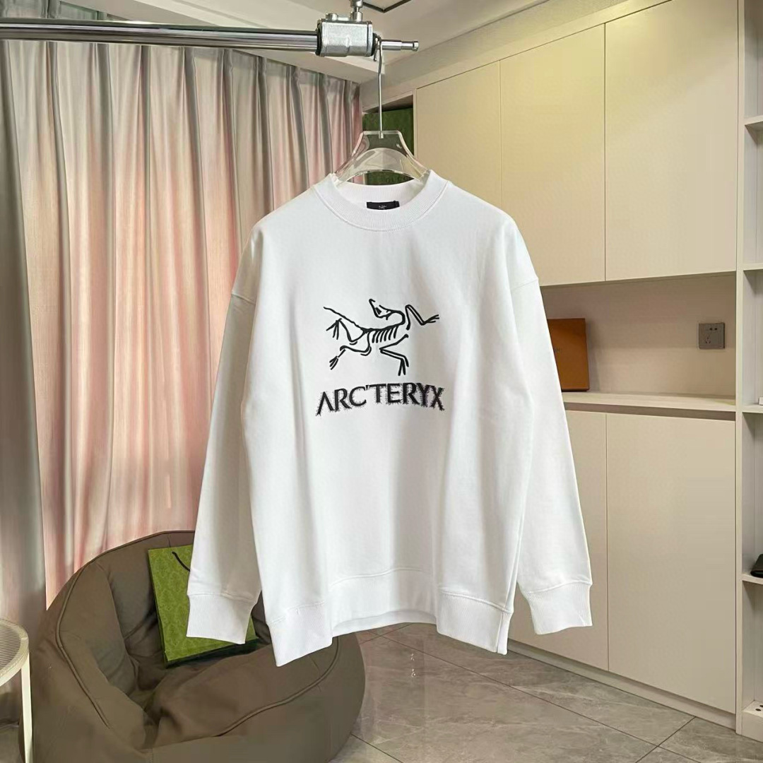 ARC'TERYX小鸟*2025秋冬新款 个性logo绣花 定制面料400g 圆领卫衣 男女同款尺码：S