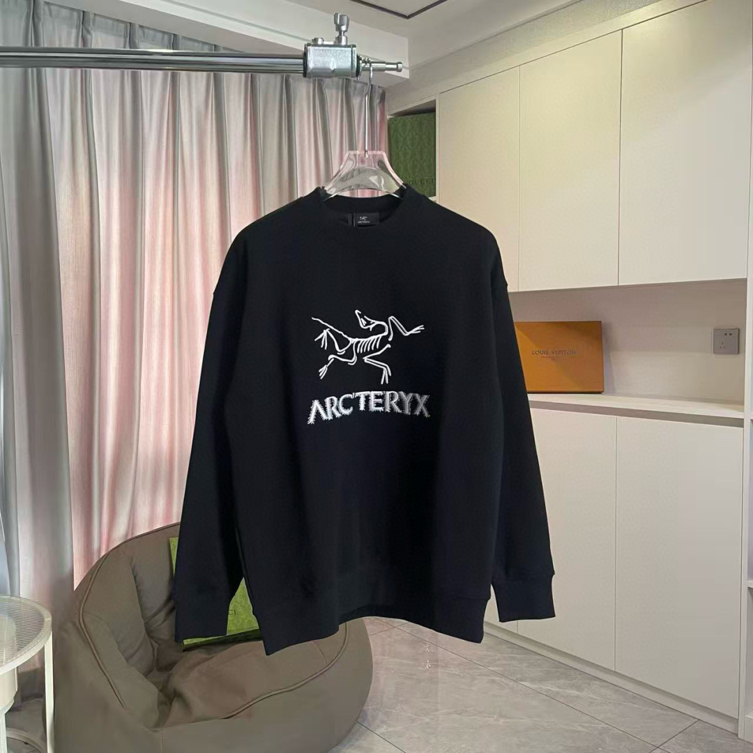 ARC'TERYX小鸟*2025秋冬新款 个性logo绣花 定制面料400g 圆领卫衣 男女同款尺码：S