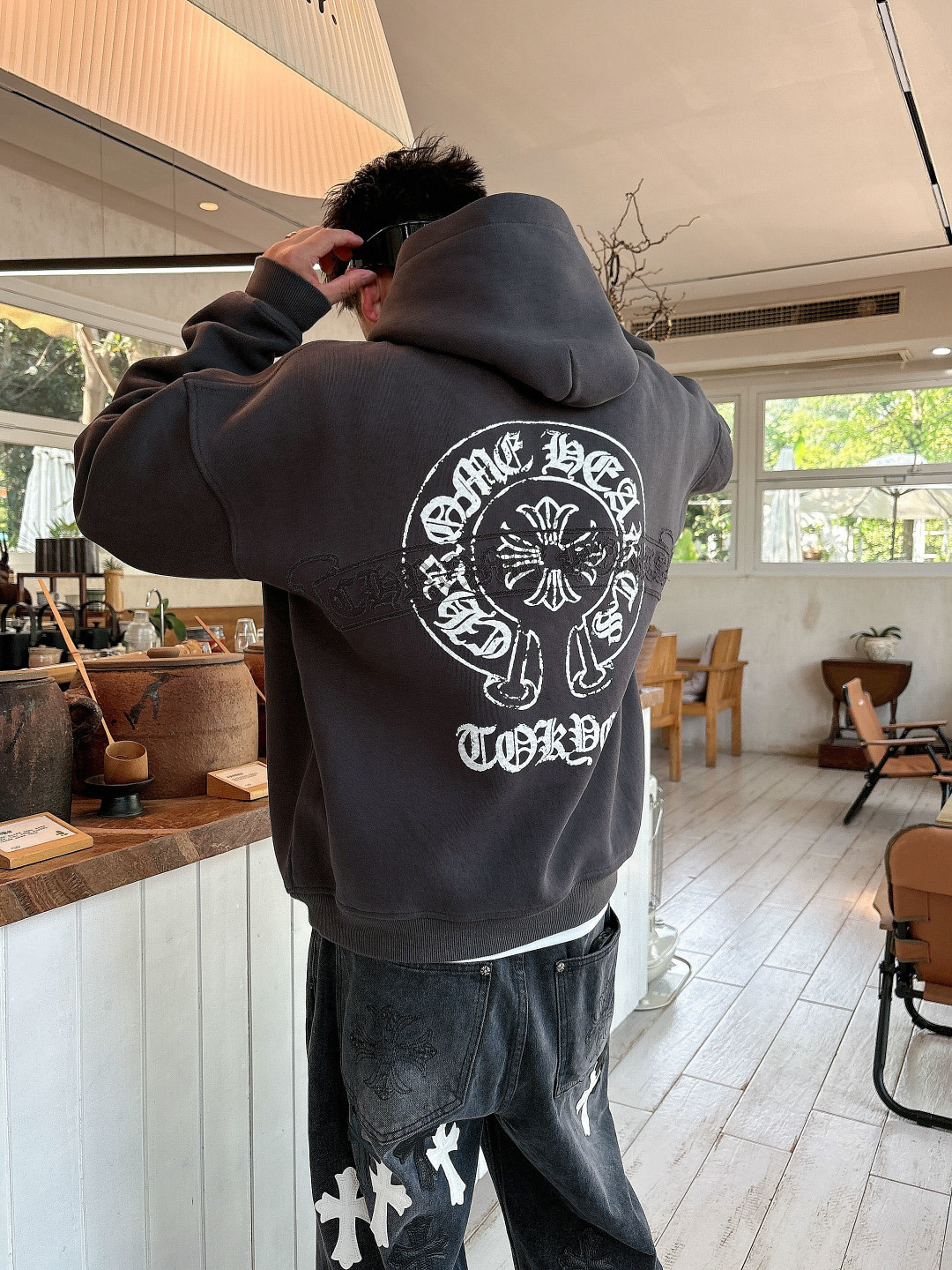 CH 克罗心 25秋冬新作带帽烧花卫衣精选双层复合卫衣面料，弹力舒柔化合，多重水洗预缩处理，轻松应对秋冬