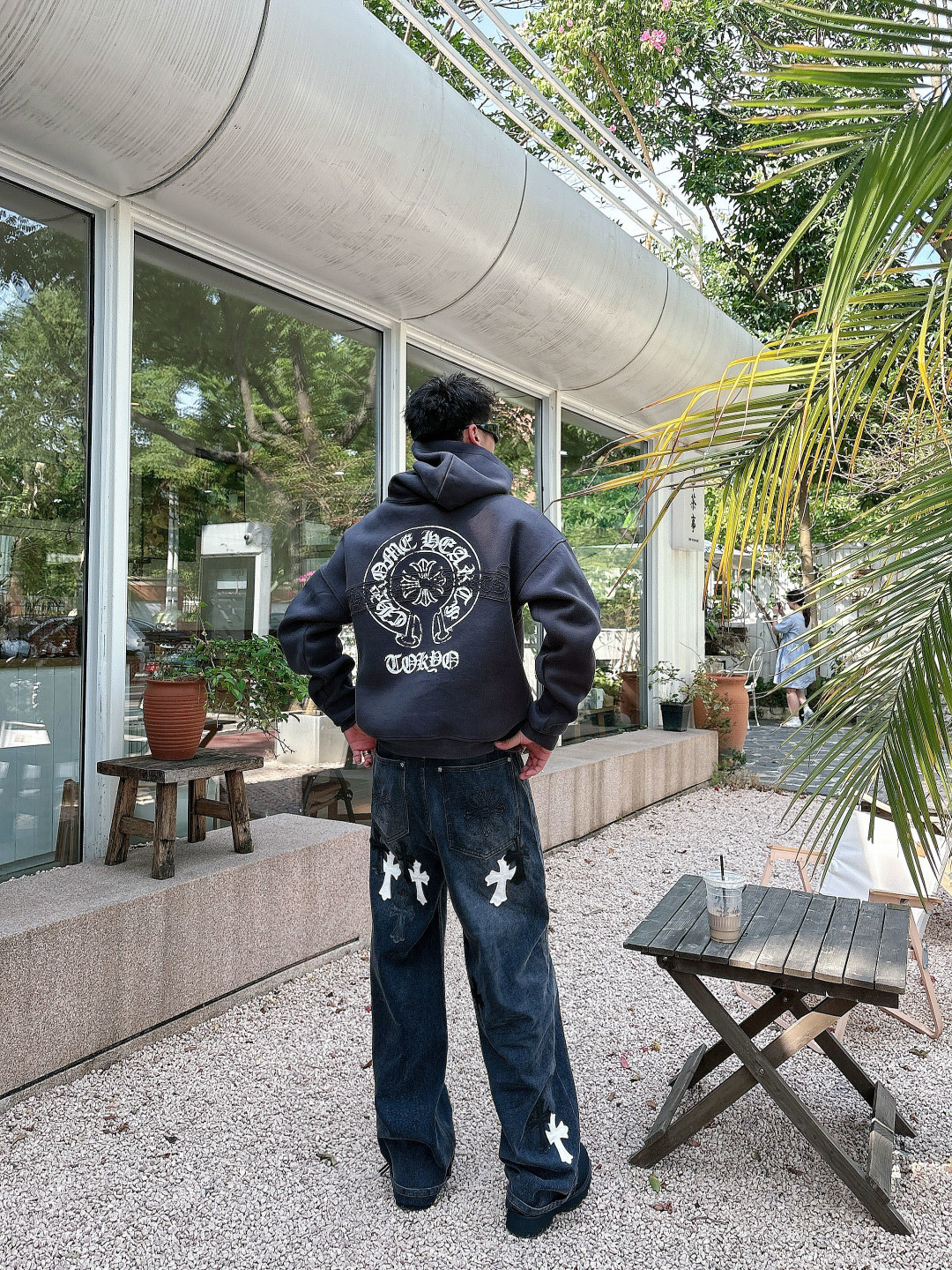 CH 克罗心 25秋冬新作带帽烧花卫衣精选双层复合卫衣面料，弹力舒柔化合，多重水洗预缩处理，轻松应对秋冬