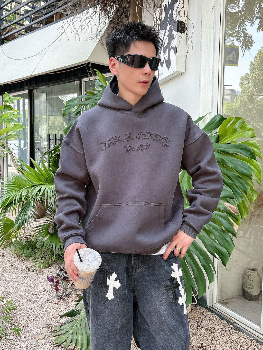 CH 克罗心 25秋冬新作带帽烧花卫衣精选双层复合卫衣面料，弹力舒柔化合，多重水洗预缩处理，轻松应对秋冬