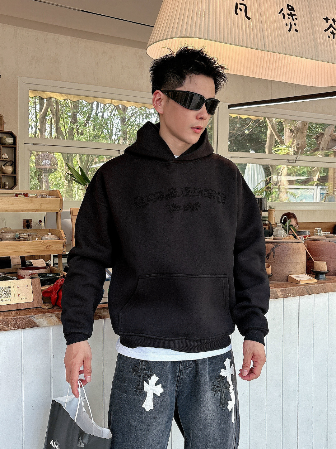 CH 克罗心 25秋冬新作带帽烧花卫衣精选双层复合卫衣面料，弹力舒柔化合，多重水洗预缩处理，轻松应对秋冬