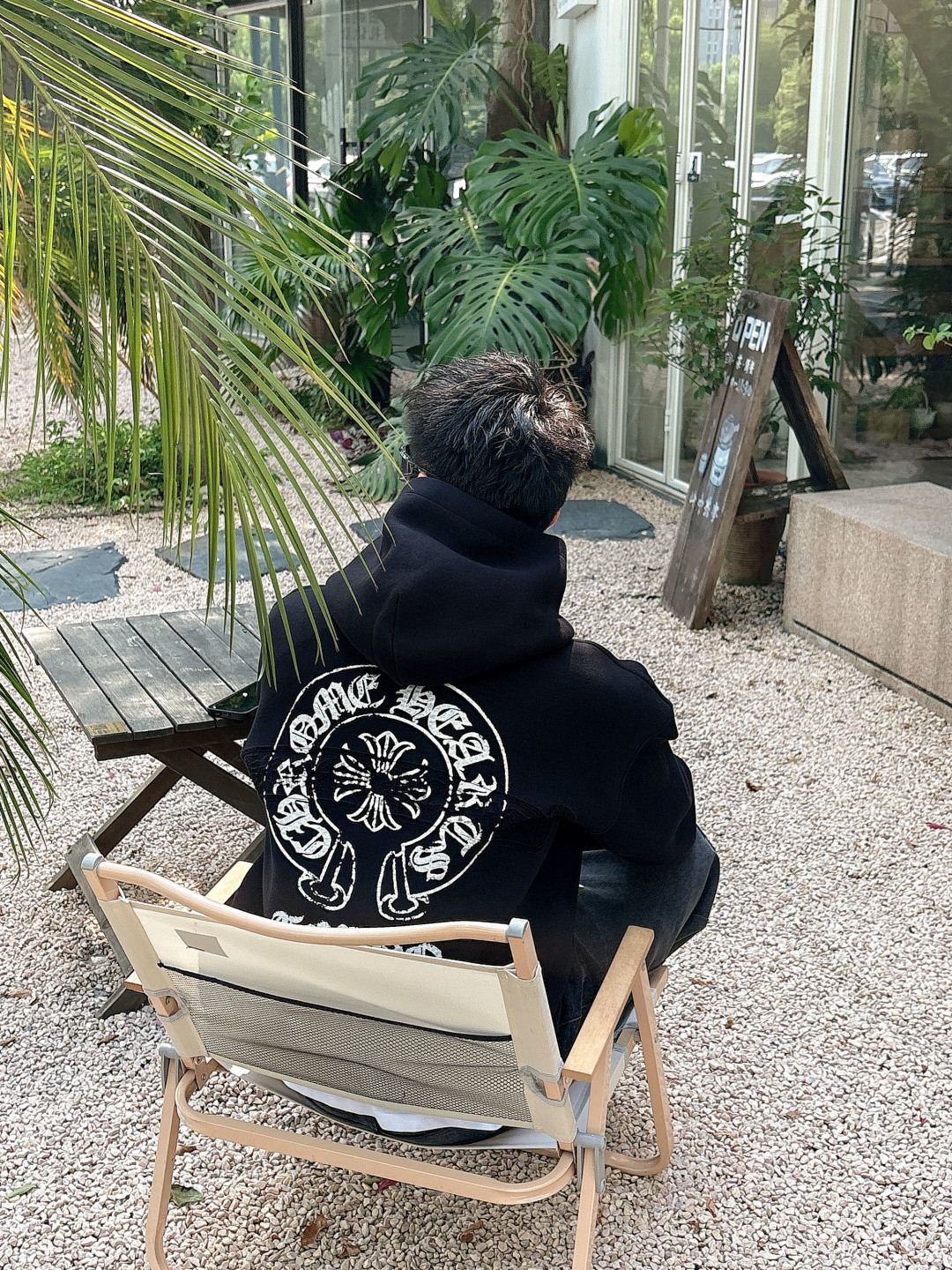 CH 克罗心 25秋冬新作带帽烧花卫衣精选双层复合卫衣面料，弹力舒柔化合，多重水洗预缩处理，轻松应对秋冬