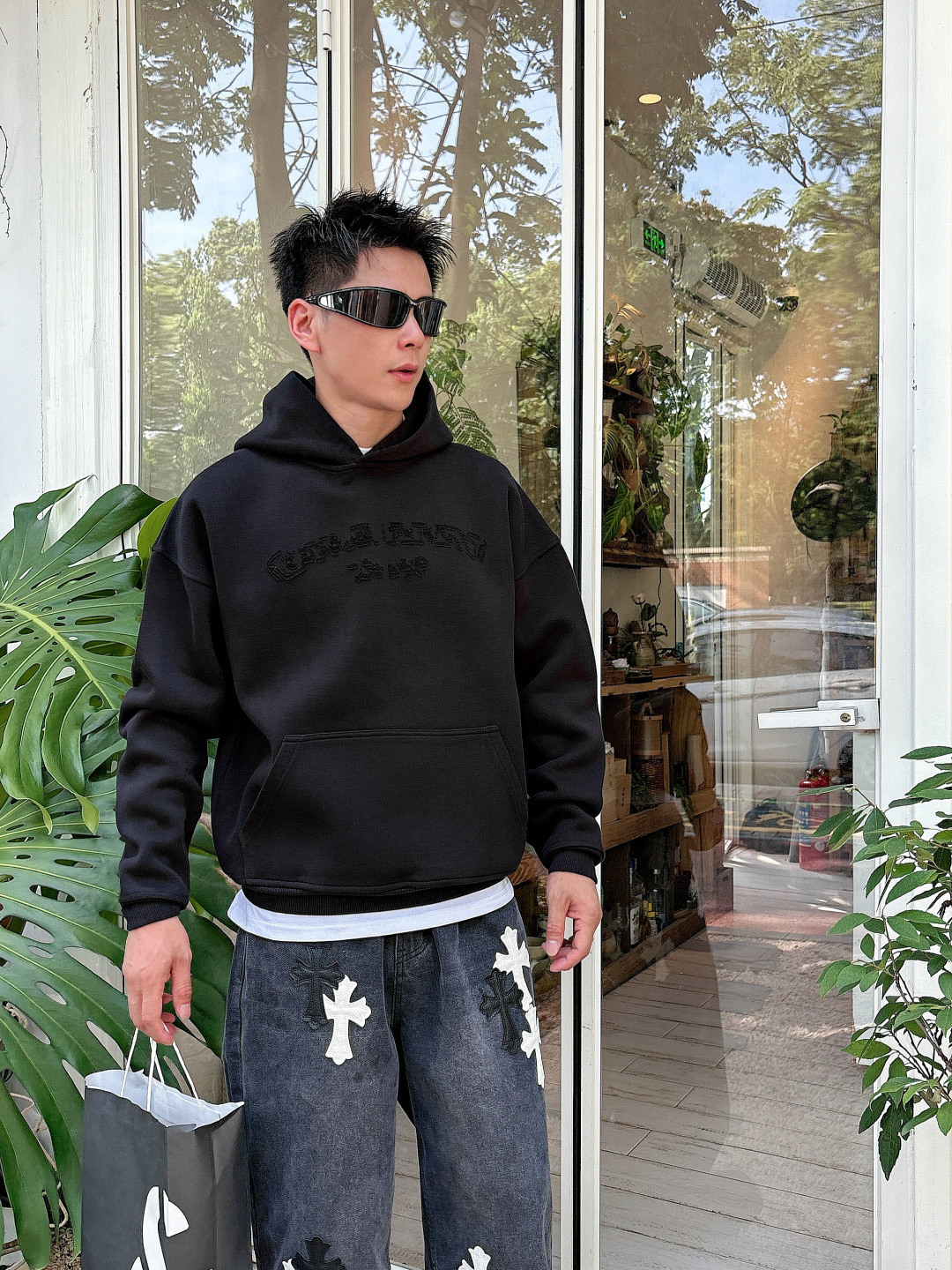 CH 克罗心 25秋冬新作带帽烧花卫衣精选双层复合卫衣面料，弹力舒柔化合，多重水洗预缩处理，轻松应对秋冬