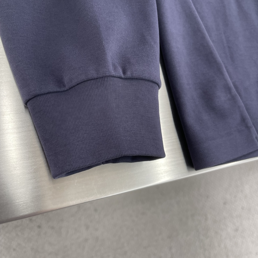 mon 2025秋冬系列打底长袖T恤码数：M-5XL 微阔长袖T潮流罗马磨毛。面料表面刷毛做磨毛工艺与特