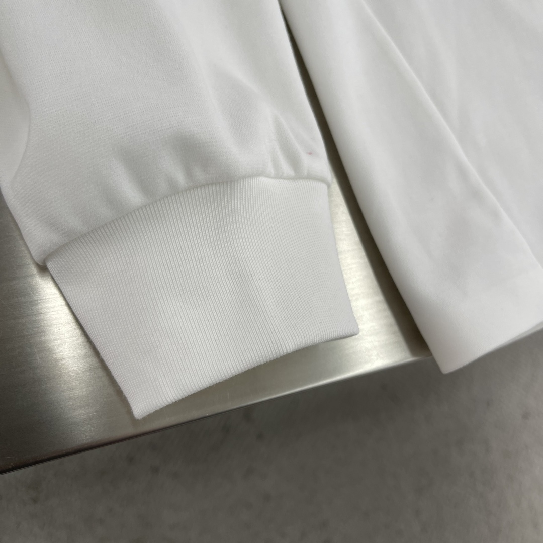 mon 2025秋冬系列打底长袖T恤码数：M-5XL 微阔长袖T潮流罗马磨毛。面料表面刷毛做磨毛工艺与特