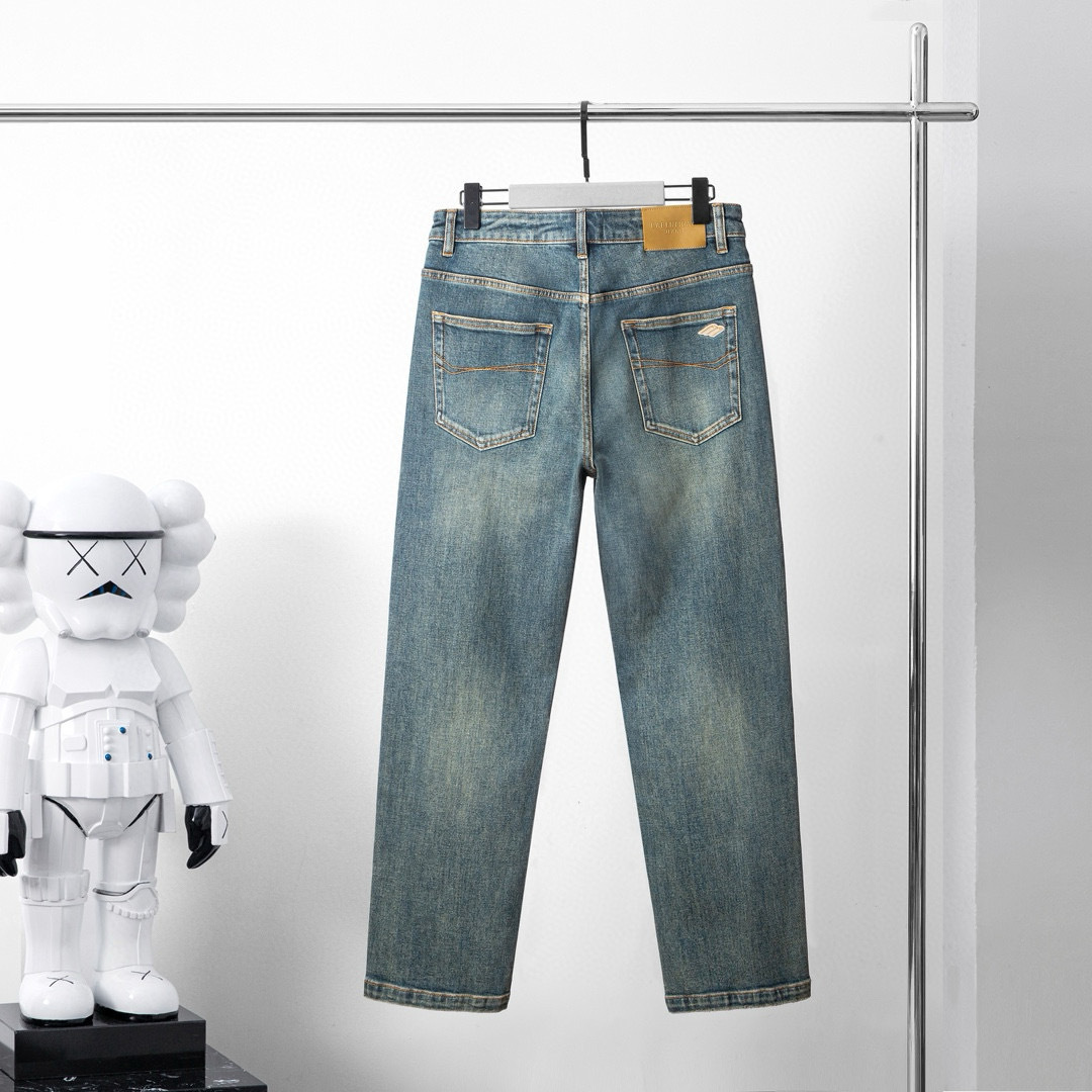 品牌：BABENLIGAG季度：2025秋冬颜色：蓝色尺码：29—36码版型：微阔中直筒版 牛仔裤重量：