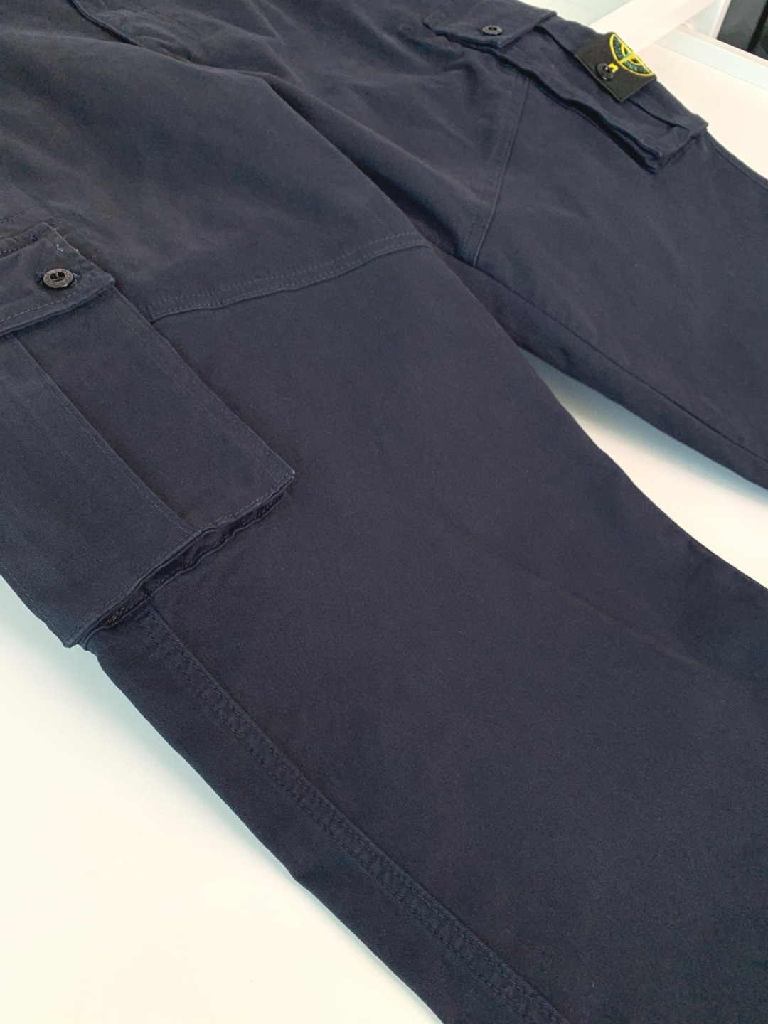 石头岛25Ｓ秋冬新品推荐 高街休闲直筒休闲卫裤 腰围松紧设计包容性十足 设计感强 两侧工装口袋+经典lo