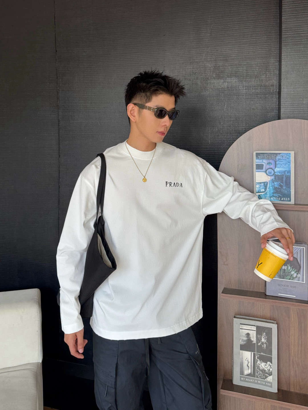 新款秋冬长袖🆕颜色：黑，白，绿码数：S-XL款号：7011