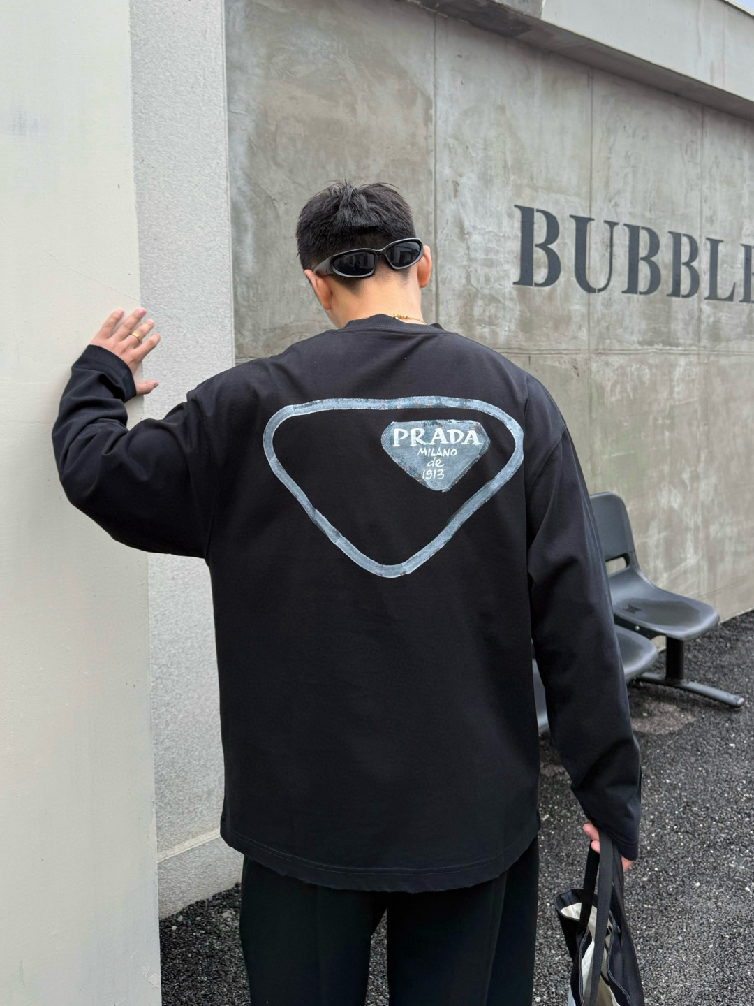 新款秋冬长袖🆕颜色：黑，白，绿码数：S-XL款号：7011