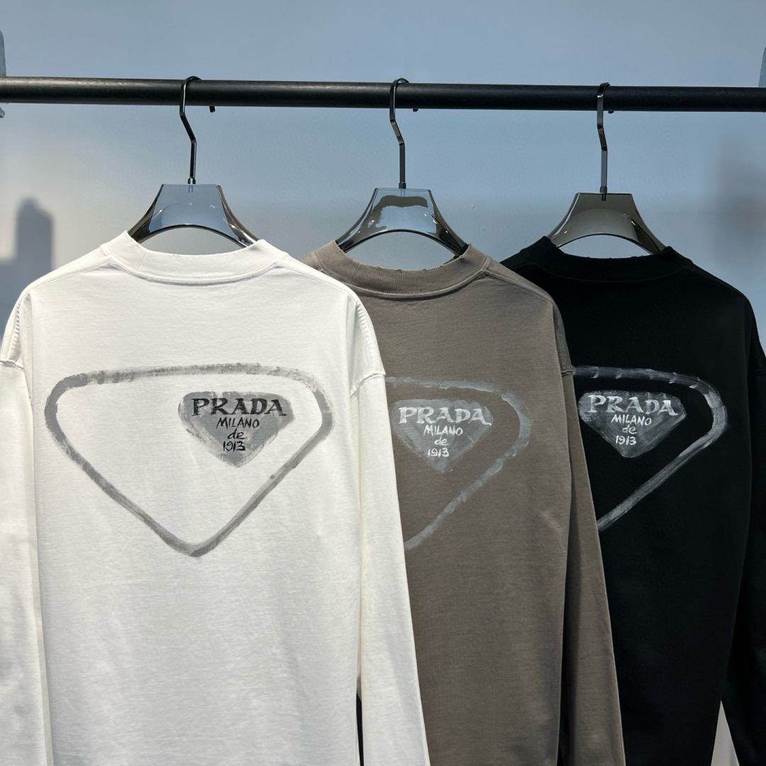 新款秋冬长袖🆕颜色：黑，白，绿码数：S-XL款号：7011