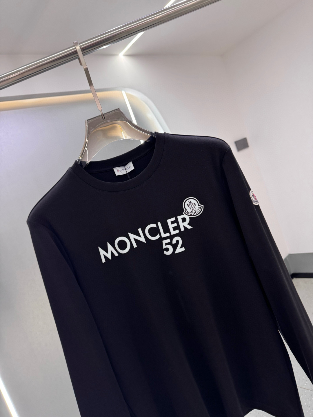 MK 2025早秋新品厚款植绒字母长袖打底T恤；定制260克高密水柔棉面料，胸前植绒工艺字母加标志LOG