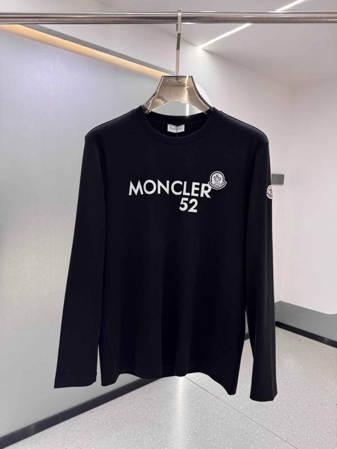 MK 2025早秋新品厚款植绒字母长袖打底T恤；定制260克高密水柔棉面料，胸前植绒工艺字母加标志LOG