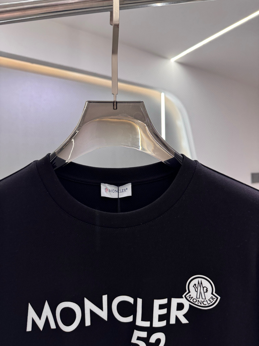 MK 2025早秋新品厚款植绒字母长袖打底T恤；定制260克高密水柔棉面料，胸前植绒工艺字母加标志LOG