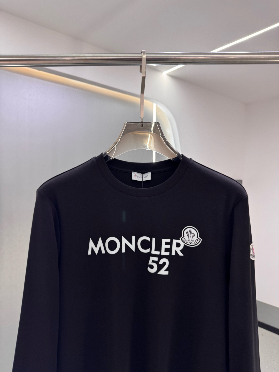 MK 2025早秋新品厚款植绒字母长袖打底T恤；定制260克高密水柔棉面料，胸前植绒工艺字母加标志LOG