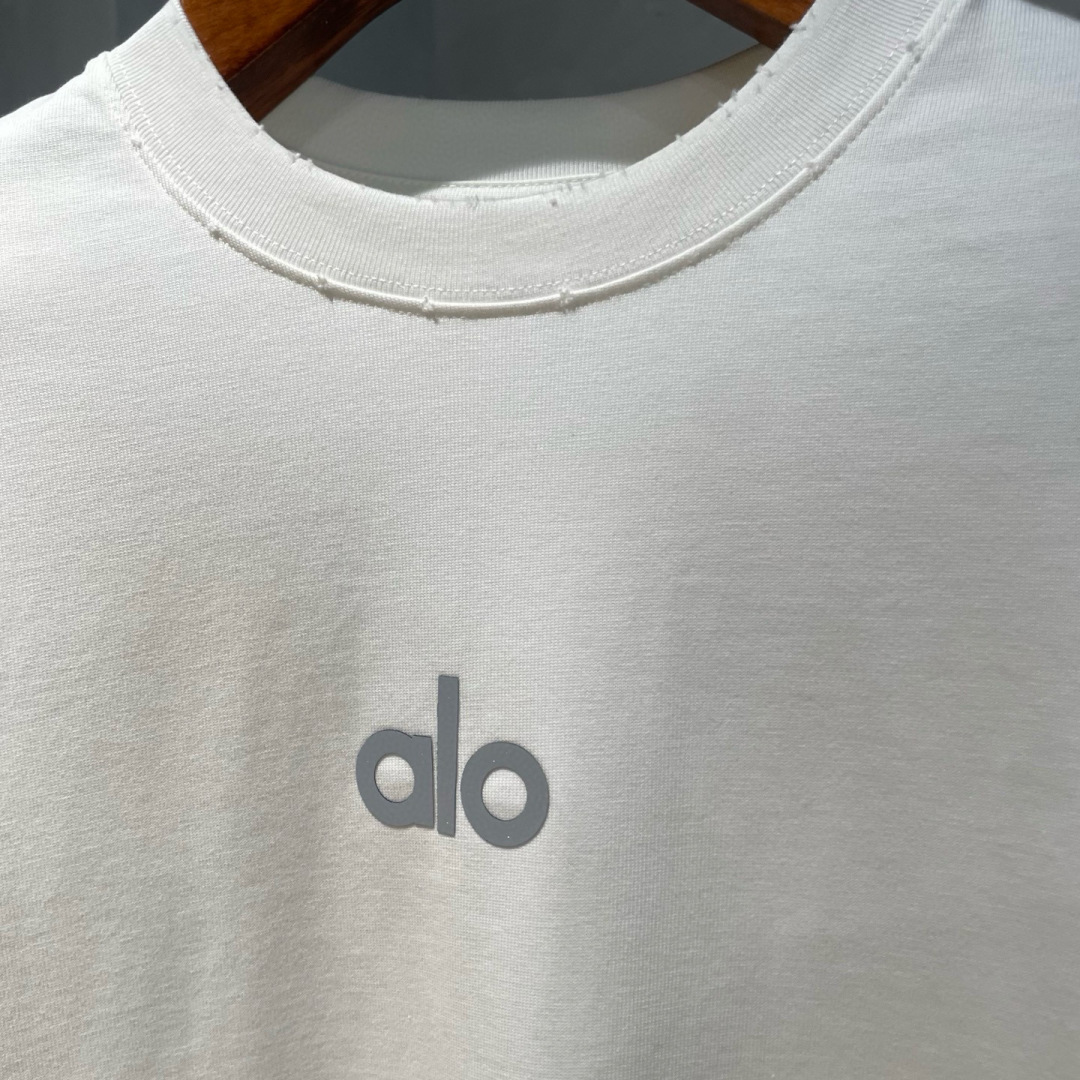 alo🌟新款秋季长袖🆕采用优质面料，手感细腻，搭配logo品牌标识，超级时尚洋气！码数:XS-XL 男女