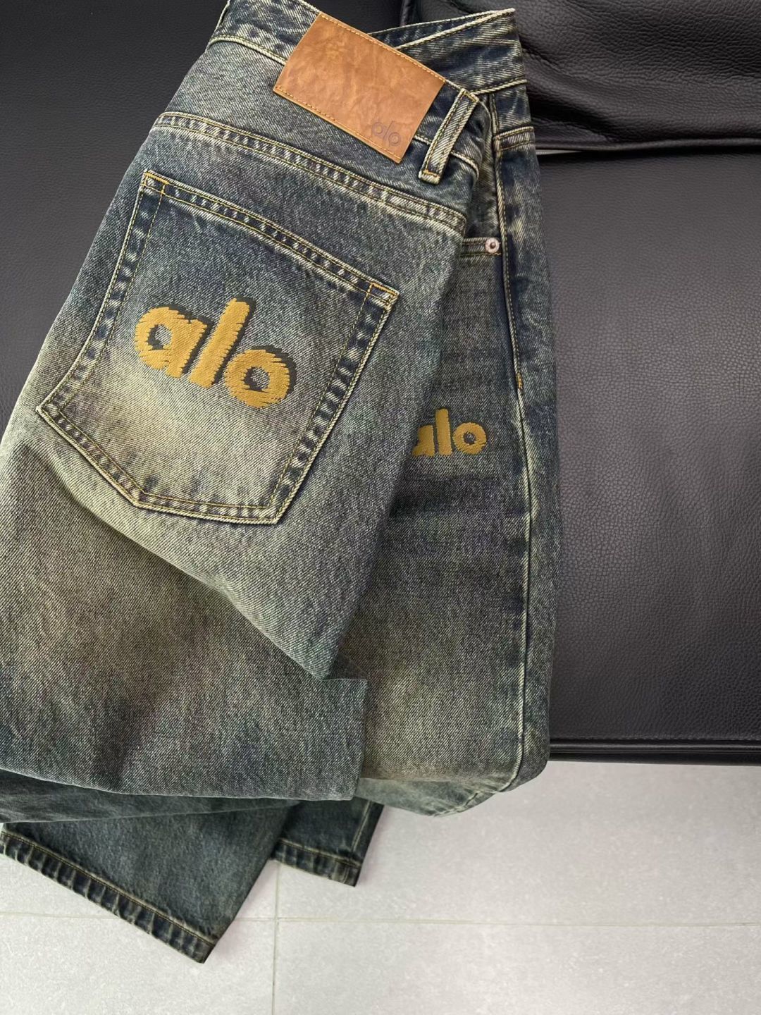 2025秋冬新款ALO 阔腿牛仔裤码数 ：S、M、L、XL