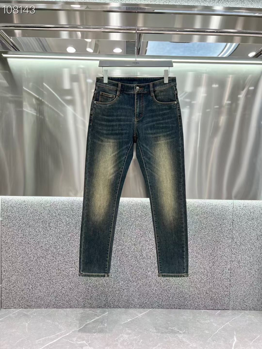 D家牛仔裤 秋冬上新现货供应 高端精梳棉面料 纳米洗水𝟗𝟎𝟏𝟕𝟖# 兰牛 码数: 𝟐𝟗-𝟑𝟖