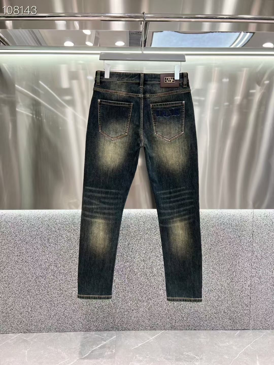 D家牛仔裤 秋冬上新现货供应 高端精梳棉面料 纳米洗水𝟗𝟎𝟏𝟕𝟖# 兰牛 码数: 𝟐𝟗-𝟑𝟖