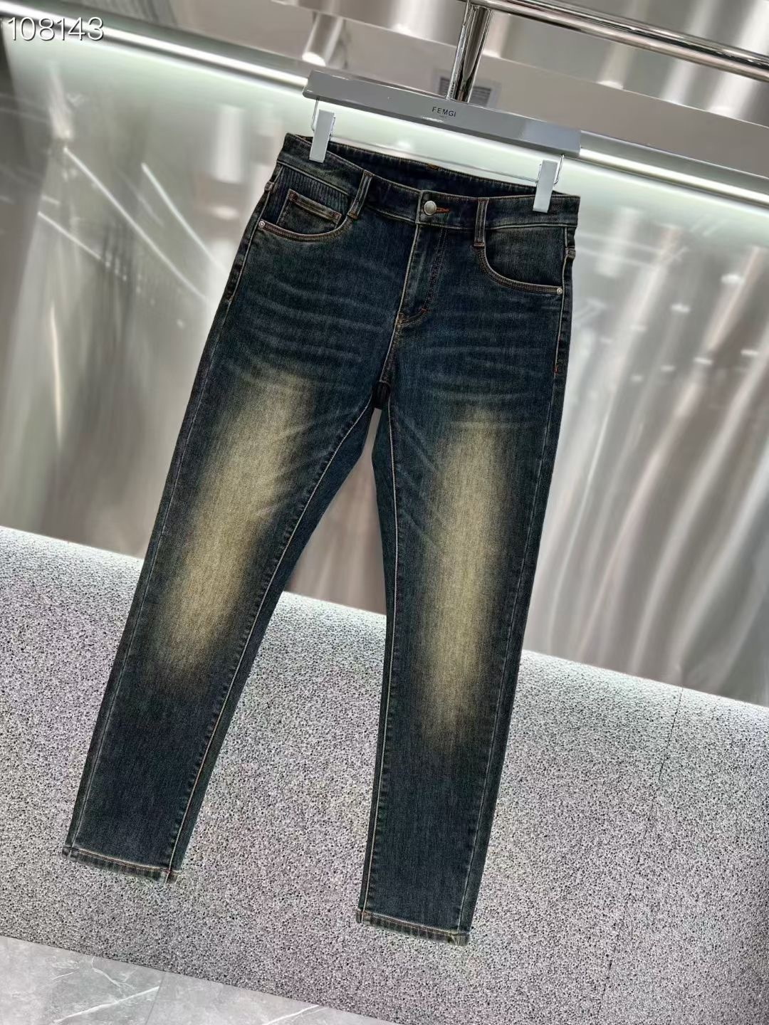 D家牛仔裤 秋冬上新现货供应 高端精梳棉面料 纳米洗水𝟗𝟎𝟏𝟕𝟖# 兰牛 码数: 𝟐𝟗-𝟑𝟖