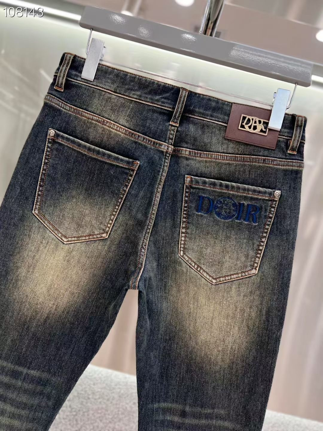 D家牛仔裤 秋冬上新现货供应 高端精梳棉面料 纳米洗水𝟗𝟎𝟏𝟕𝟖# 兰牛 码数: 𝟐𝟗-𝟑𝟖