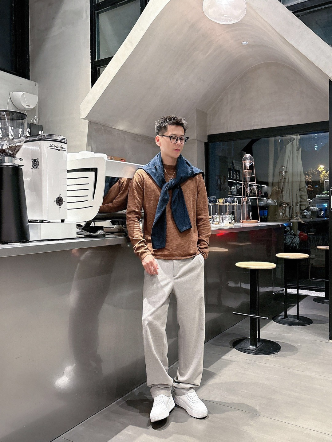 2025 秋冬新品 1:颜色：深灰色 米杏色2:尺码：M-3XL3:版型：宽松直筒裤 4:成份：67%聚