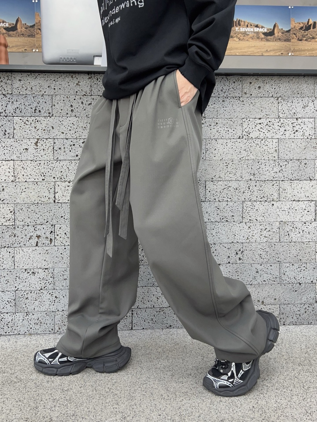 新款秋冬加绒裤子[庆祝][庆祝]码数：M-3xL颜色：黑，白，绿款号：5203-H