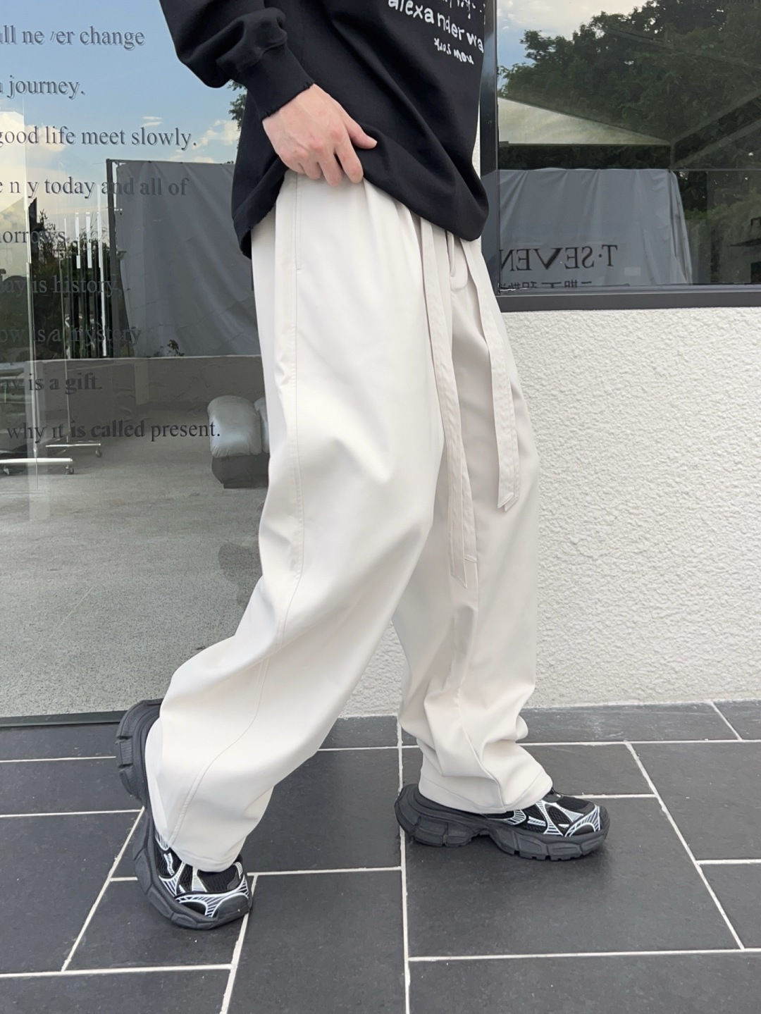 新款秋冬加绒裤子[庆祝][庆祝]码数：M-3xL颜色：黑，白，绿款号：5203-H