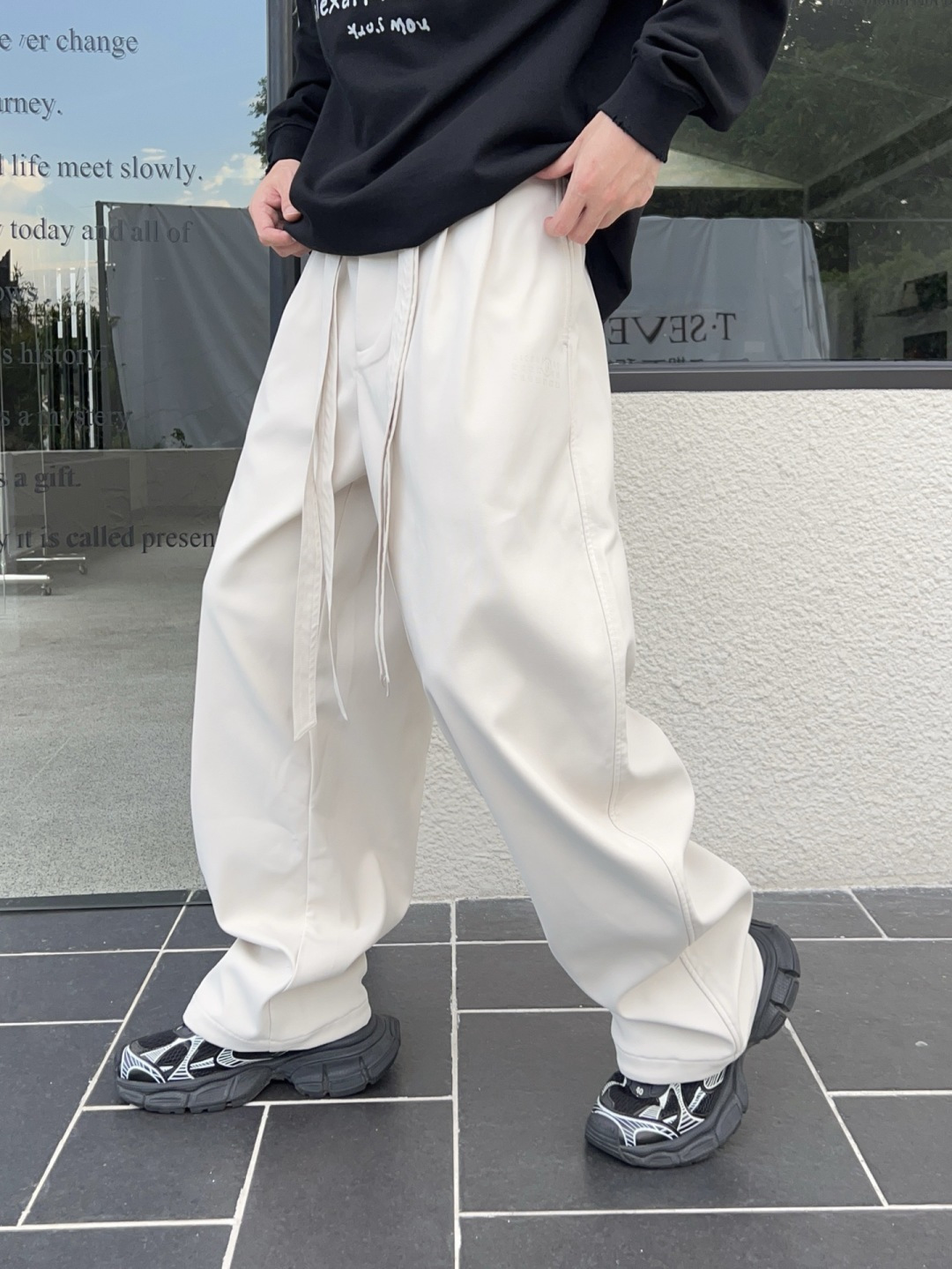 新款秋冬加绒裤子[庆祝][庆祝]码数：M-3xL颜色：黑，白，绿款号：5203-H