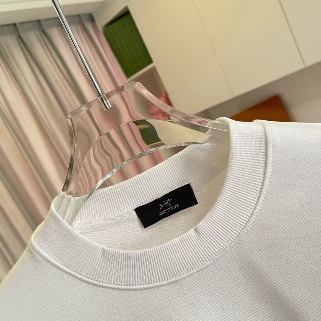 ARC'TERYX小鸟*2025秋冬新款 个性logo印花 定制面料400g 圆领卫衣 男女同款尺码：S